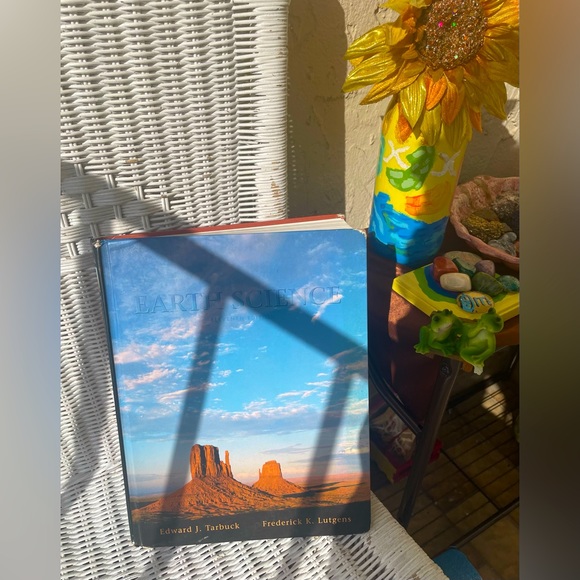 Earth Science:Eleventh Edition Book Pearson Education, Inc.726pgs.Homeschooling - Picture 1 of 16